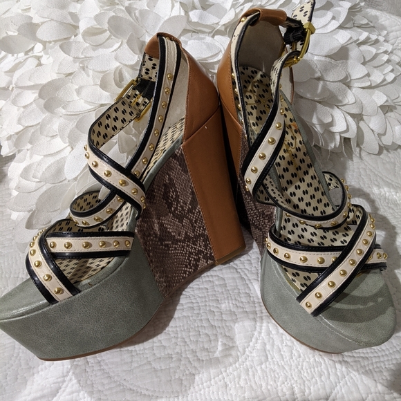 Jessica Simpson Shoes - Jessica Simpson color block wedges